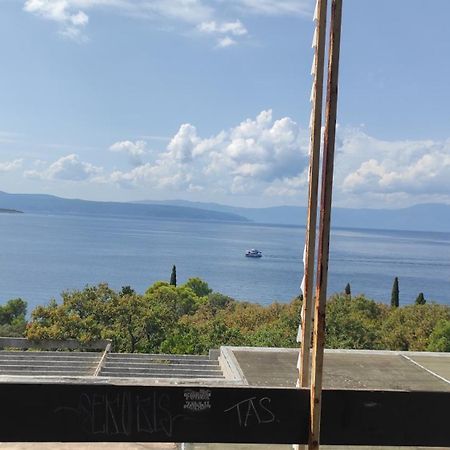 Haludovo Virtual Ruin Hotel Bungaloos Apartments And Camping, International Cooperation And Assistance For Rebirth Baracska Exterior photo